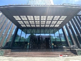 西安高新JW萬豪酒店兩翼旋轉(zhuǎn)門