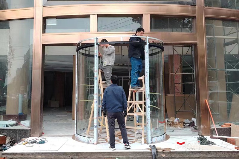 自動旋轉(zhuǎn)門不轉(zhuǎn)了是什么原因，怎么維修