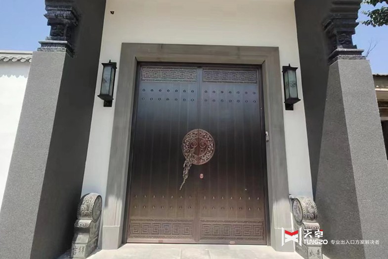 寶雞扶風(fēng)中式自建房對(duì)開庭院銅門